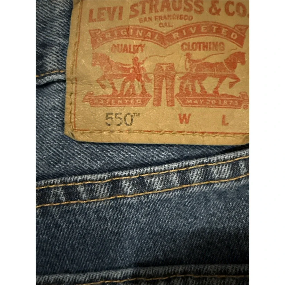 Levi's 550 Relaxed Fit Tapered Leg Medium Wash‎ Blue Jeans Size 50x30, NWT
